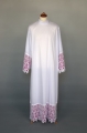 Alba kapłańska zdobiona bawełnianą gipiurą i podbitką kanonicką, krój prosty - ALBP 3-099-0 - Dewocjonalia P.H. Jakóbczak - Katolicki sklep liturgiczny i hurtownia