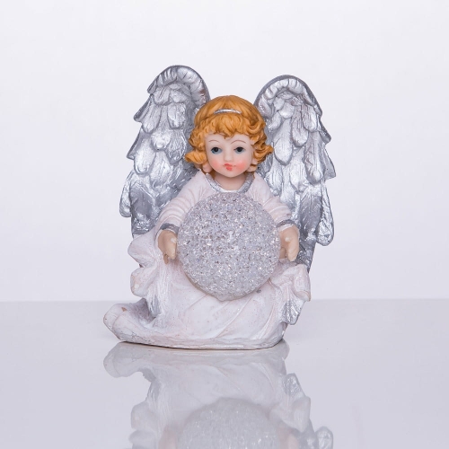  Aniołek ze świecącą kulą