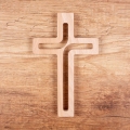 Krzyż z drewna bukowego prostokątny, z wycięciami na wylot - LSA C07 - Dewocjonalia P.H. Jakóbczak - Katolicki sklep liturgiczny i hurtownia
