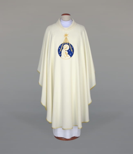 9441f913935bafdd7209ea754ec02c73 Ornat zdobiony haftowanym motywem Bożego Narodzenia