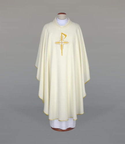 e65414fac93c44259783dc76db9b20f1 Ornat zdobiony haftem