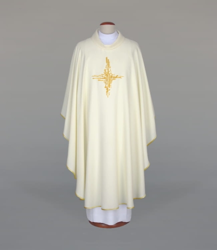 a2b4ca39b7d43c6850917d834dbbd1c2 Ornat zdobiony nowoczesnym haftem