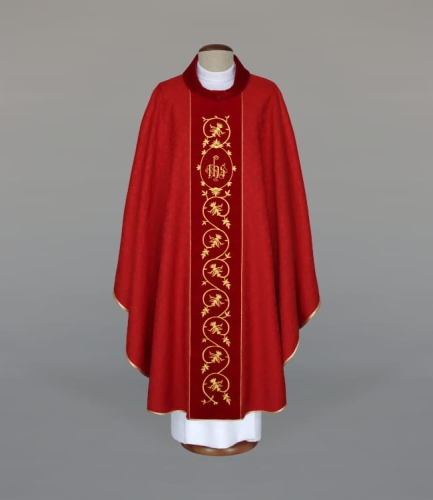 10ad82e3273d9775972c6cbf6d8a3ace Ornat zdobiony bogatym haftem, wykonanym na aksamitnym pasie