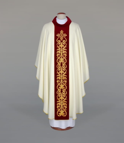 8b1c2178a5857e4a924ad76083b3ed3a Ornat zdobiony bogatym haftem, wykonanym na aksamitnym pasie