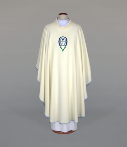 cb018677e20375466c66c1d725c639d9 Ornat zdobiony haftem o symbolice Maryjnej