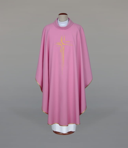 0efe5a59a9331744cf1bdbc3f5515fb3 Ornat zdobiony nowoczesnym haftem