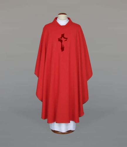 b2e5cec285f84e884291d512119e77ee Ornat zdobiony haftem