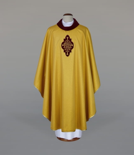 a1b2dc903ffea3cd79cbba7d68b2bbe7 Ornat zdobiony kombinacją haftu i aksamitnych aplikacji