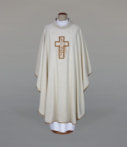 7423fd8048178b5524644ae9c58afe9c Ornat zdobiony nowoczesnym haftem