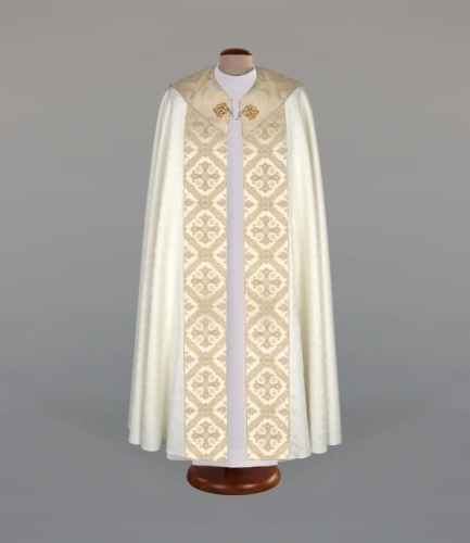 Kapa wykonana z adamaszkowej tkaniny, zdobiona efektownymi pasami i kołnierzem - ALBP 2-097-11 - Dewocjonalia P.H. Jakóbczak - Katolicki sklep liturgiczny i hurtownia