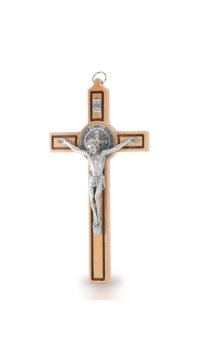 Krzyż Oliwny z Medalem Świętego Benedykta - 14 cm Krzyż Oliwny z Medalem Świętego Benedykta - 14 cm