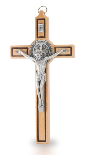 Krzyż Oliwny z Medalem Świętego Benedykta - 20 cm Krzyż Oliwny z Medalem Świętego Benedykta - 20 cm