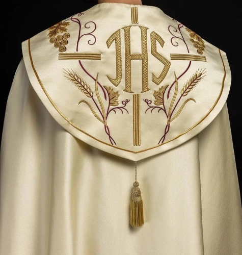 Kapa liturgiczna ecru z haftem IHS i motywem winorośli - KKP/001/05 - HAF KKP/001/05/20 - Dewocjonalia P.H. Jakóbczak - Katolicki sklep liturgiczny i hurtownia