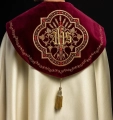 Kapa liturgiczna ecru z haftem IHS na ozdobnym panelu - KKP/004/05 - HAF KKP/004/05/20/PA - Dewocjonalia P.H. Jakóbczak - Katolicki sklep liturgiczny i hurtownia