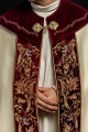 Kapa liturgiczna ecru z haftem IHS na ozdobnym panelu - KKP/004/05 - HAF KKP/004/05/20/PA - Dewocjonalia P.H. Jakóbczak - Katolicki sklep liturgiczny i hurtownia