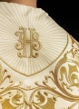 Kapa liturgiczna ecru z bogatym haftem IHS - KKP/009/05 - HAF KKP/009/05/20 - Dewocjonalia P.H. Jakóbczak - Katolicki sklep liturgiczny i hurtownia
