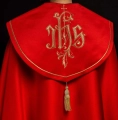 Kapa liturgiczna czerwona z haftem IHS - KKP/023/02 - HAF KKP/023/02/20 - Dewocjonalia P.H. Jakóbczak - Katolicki sklep liturgiczny i hurtownia