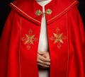 Kapa liturgiczna czerwona z haftem IHS - KKP/023/02 - HAF KKP/023/02/20 - Dewocjonalia P.H. Jakóbczak - Katolicki sklep liturgiczny i hurtownia