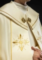 Kapa liturgiczna ecru z haftem złotego krzyża - HAF KKP/024/05/20 - Dewocjonalia P.H. Jakóbczak - Katolicki sklep liturgiczny i hurtownia