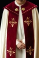 Kapa liturgiczna ecru z haftem krzyża i bordowym pasem - KKP/024/05 - HAF KKP/024/05/20/PA - Dewocjonalia P.H. Jakóbczak - Katolicki sklep liturgiczny i hurtownia