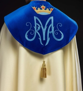 Kapa liturgiczna ecru z haftem maryjnym i ozdobnym panelem - KKP/127/05
