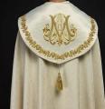 Kapa liturgiczna ecru z haftem maryjnym - KKP/158/05 - HAF KKP/158/05/86 - Dewocjonalia P.H. Jakóbczak - Katolicki sklep liturgiczny i hurtownia