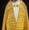 Kapa rzymska złota z tłoczonego żakardu - KKP/159/12 - HAF KKP/159/12/83 - Dewocjonalia P.H. Jakóbczak - Katolicki sklep liturgiczny i hurtownia