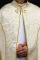 Kapa liturgiczna ecru ze złotym ornamentem żakardowym - KKP/162/05 - HAF KKP/162/05/20 - Dewocjonalia P.H. Jakóbczak - Katolicki sklep liturgiczny i hurtownia