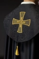Kapa liturgiczna czarna z haftem złotego krzyża - KKP/225/07 - HAF KKP/225/07/20 - Dewocjonalia P.H. Jakóbczak - Katolicki sklep liturgiczny i hurtownia