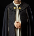 Kapa liturgiczna czarna z haftem złotego krzyża - KKP/225/07 - HAF KKP/225/07/20 - Dewocjonalia P.H. Jakóbczak - Katolicki sklep liturgiczny i hurtownia