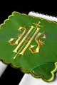 Komplet kielichowy bawełniany z haftowanym motywem IHS w kolorze czerwonym - KK/029/01 - HAF KK/029/01 - Dewocjonalia P.H. Jakóbczak - Katolicki sklep liturgiczny i hurtownia