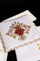 Komplet kielichowy bawełniany z haftowanym motywem kielicha eucharystycznego w kolorze czerwonym - KK/167 - HAF KK/167 - Dewocjonalia P.H. Jakóbczak - Katolicki sklep liturgiczny i hurtownia