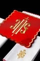 Komplet kielichowy bawełniany z haftowanym motywem IHS w kolorze czerwonym - KK/029/02 - HAF KK/029/02 - Dewocjonalia P.H. Jakóbczak - Katolicki sklep liturgiczny i hurtownia