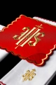 Komplet kielichowy bawełniany z haftowanym motywem IHS w kolorze czerwonym - KK/029/02 - HAF KK/029/02 - Dewocjonalia P.H. Jakóbczak - Katolicki sklep liturgiczny i hurtownia