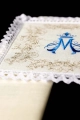 Komplet kielichowy lniany z haftowanym motywem maryjnym w kolorze czerwonym - KKL/161 - HAF KKL/161 - Dewocjonalia P.H. Jakóbczak - Katolicki sklep liturgiczny i hurtownia