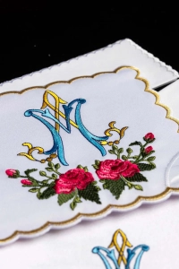 Komplet kielichowy bawełniany z haftowanym motywem maryjnym - KK/078