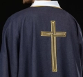 Dalmatyka liturgiczna fioletowa z haftem złotego krzyża - KDL/393/03/70/D - HAF KDL/393/03/70/D - Dewocjonalia P.H. Jakóbczak - Katolicki sklep liturgiczny i hurtownia