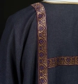 Dalmatyka liturgiczna fioletowa ze złotymi pasami żakardowymi - KDL/395/03/70/B - HAF KDL/395/03/70/B - Dewocjonalia P.H. Jakóbczak - Katolicki sklep liturgiczny i hurtownia