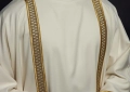 Dalmatyka liturgiczna ecru z dekoracyjnym haftem - KDL/394/05/53/B - HAF KDL/394/05/53/B - Dewocjonalia P.H. Jakóbczak - Katolicki sklep liturgiczny i hurtownia