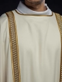 Dalmatyka liturgiczna ecru z dekoracyjnym haftem - KDL/394/05/53/B - HAF KDL/394/05/53/B - Dewocjonalia P.H. Jakóbczak - Katolicki sklep liturgiczny i hurtownia