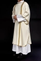 Dalmatyka liturgiczna ecru z dekoracyjnym haftem - KDL/394/05/53/B - HAF KDL/394/05/53/B - Dewocjonalia P.H. Jakóbczak - Katolicki sklep liturgiczny i hurtownia