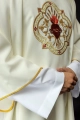 Dalmatyka liturgiczna ecru z motywem Serca Pana Jezusa i kielicha eucharystycznego - KDL/118/05/01/D - HAF KDL/118/05/01/D - Dewocjonalia P.H. Jakóbczak - Katolicki sklep liturgiczny i hurtownia