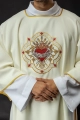 Dalmatyka liturgiczna ecru z motywem Serca Maryi - KDL/392/05/01/D - HAF KDL/392/05/01/D - Dewocjonalia P.H. Jakóbczak - Katolicki sklep liturgiczny i hurtownia