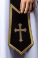 Stuła kapłańska czarna z haftem krzyża - KST/639/07/11 - HAF KST/639/07/11 - Dewocjonalia P.H. Jakóbczak - Katolicki sklep liturgiczny i hurtownia