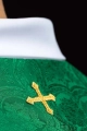 Stuła kapłańska zielona z haftem krzyża - KST/639/01/11 - HAF KST/639/01/11 - Dewocjonalia P.H. Jakóbczak - Katolicki sklep liturgiczny i hurtownia