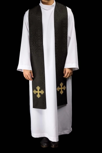 Stuła liturgiczna czarna z haftem krzyża - KST/967/07/11 - HAF KST/967/07/11 - Dewocjonalia P.H. Jakóbczak - Katolicki sklep liturgiczny i hurtownia