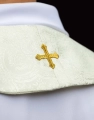 Stuła liturgiczna ecru z haftem krzyża - KST/967/05/11 - HAF KST/967/05/11 - Dewocjonalia P.H. Jakóbczak - Katolicki sklep liturgiczny i hurtownia