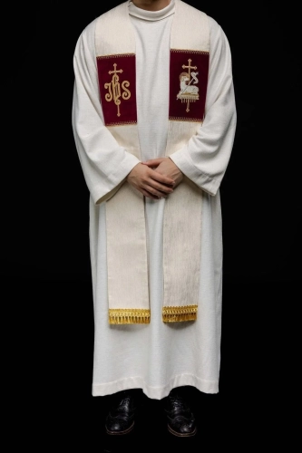 Stuła liturgiczna ecru z haftem Baranka Paschalnego - KST/089/05/42 - HAF KST/089/05/42 - Dewocjonalia P.H. Jakóbczak - Katolicki sklep liturgiczny i hurtownia
