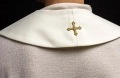 Stuła liturgiczna ecru z haftem maryjnym - KST/061/05/01 - HAF KST/061/05/01 - Dewocjonalia P.H. Jakóbczak - Katolicki sklep liturgiczny i hurtownia