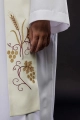 Stuła liturgiczna ecru z haftem eucharystycznym - KST/003/05/01 - HAF KST/003/05/01 - Dewocjonalia P.H. Jakóbczak - Katolicki sklep liturgiczny i hurtownia